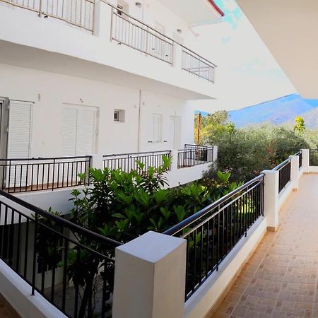 Ενοικιαζόμενα Δωμάτια Γεωργία Σταμούλου Rovies Eksteriør billede