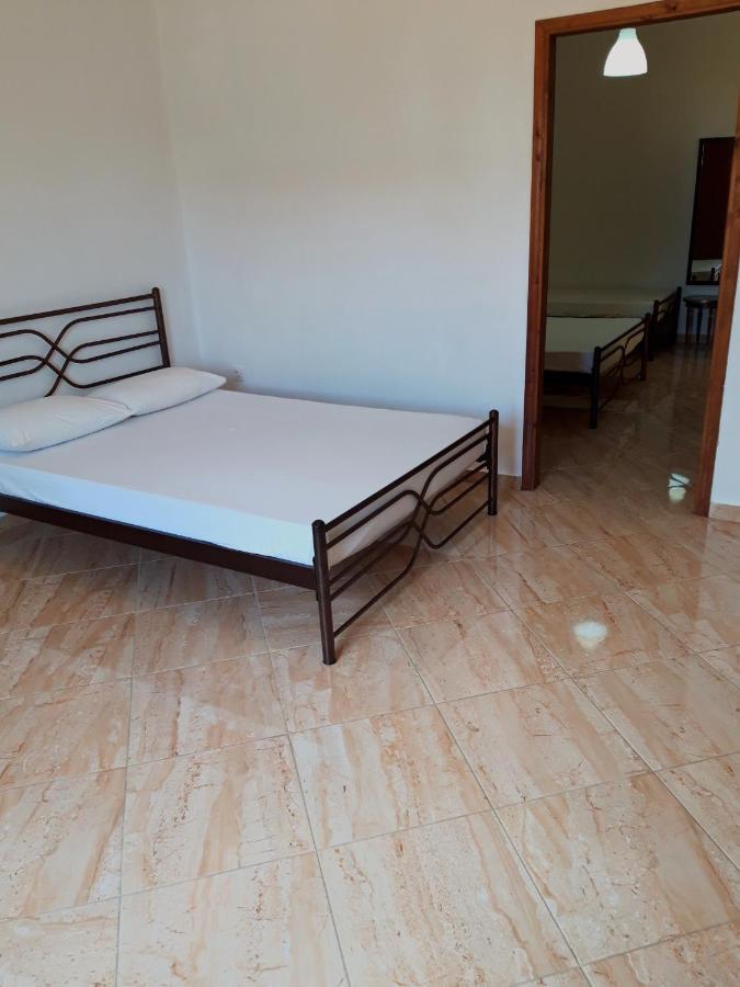 Ενοικιαζόμενα Δωμάτια Γεωργία Σταμούλου Rovies Eksteriør billede